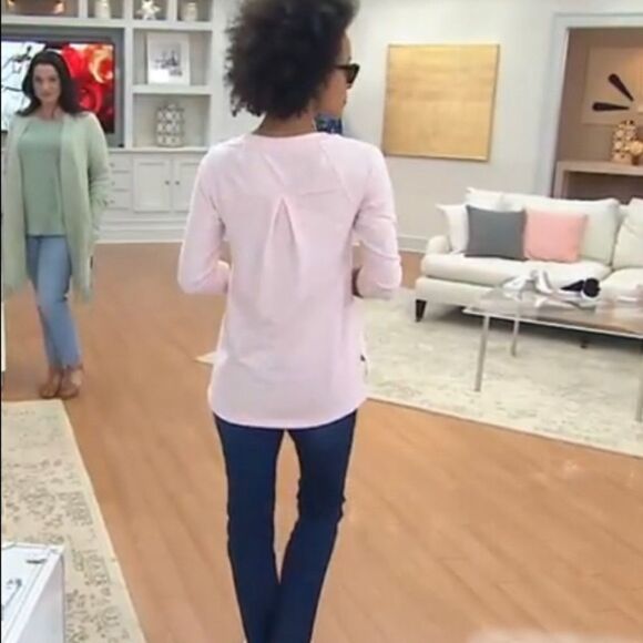 Isaac Mizrahi TRUE DENIM Slub Knit Back Pleat 3/4 Sleeve Top - Picture 2 of 8